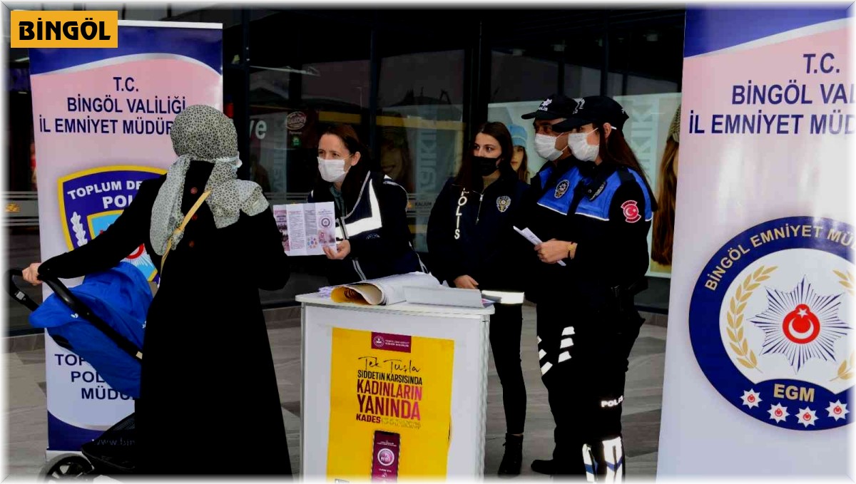 Bingöl'de polis ekipleri vatandaşlara KADES'i tanıttı
