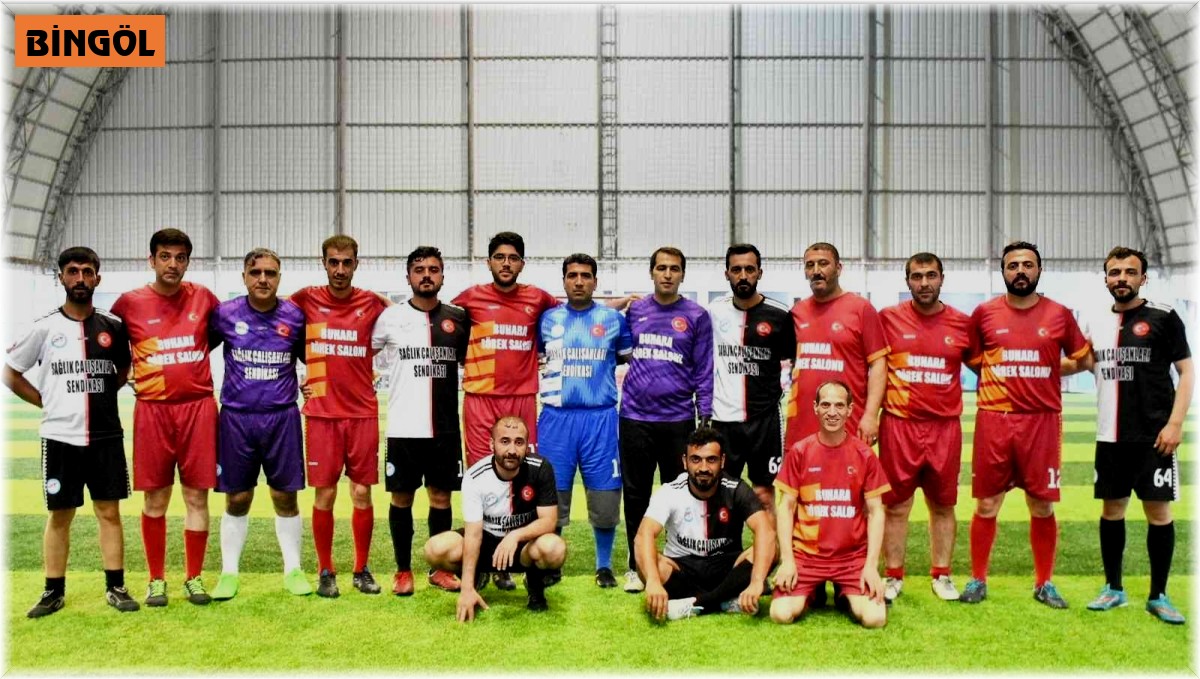 Bingöl'de sağlıkçılar futbol turnuvası ile moral buluyor