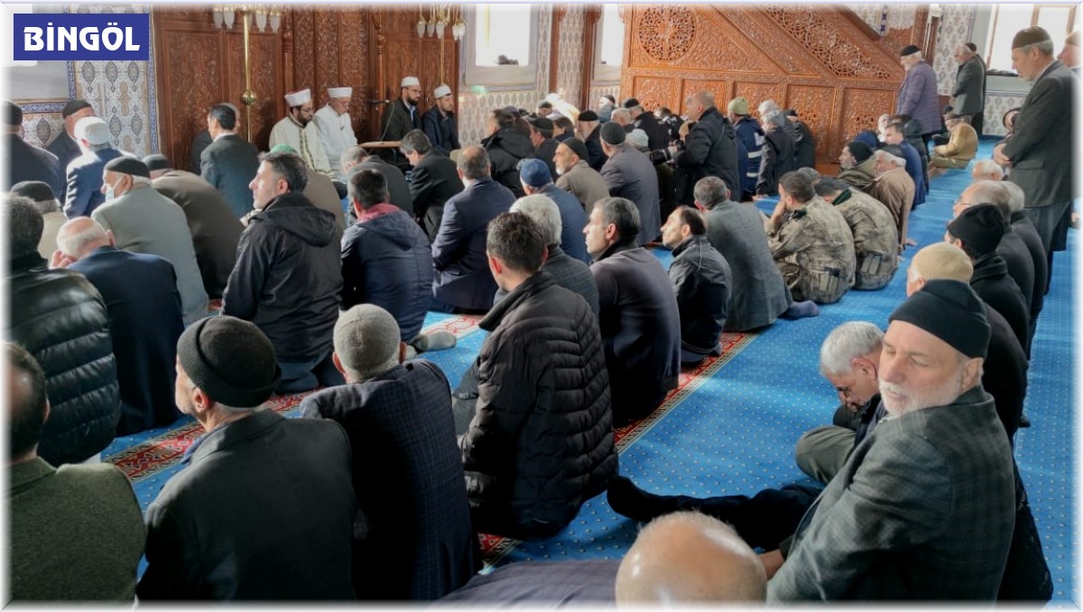 Bingöl'de şehitler ve depremzedeler için mevlit okutuldu