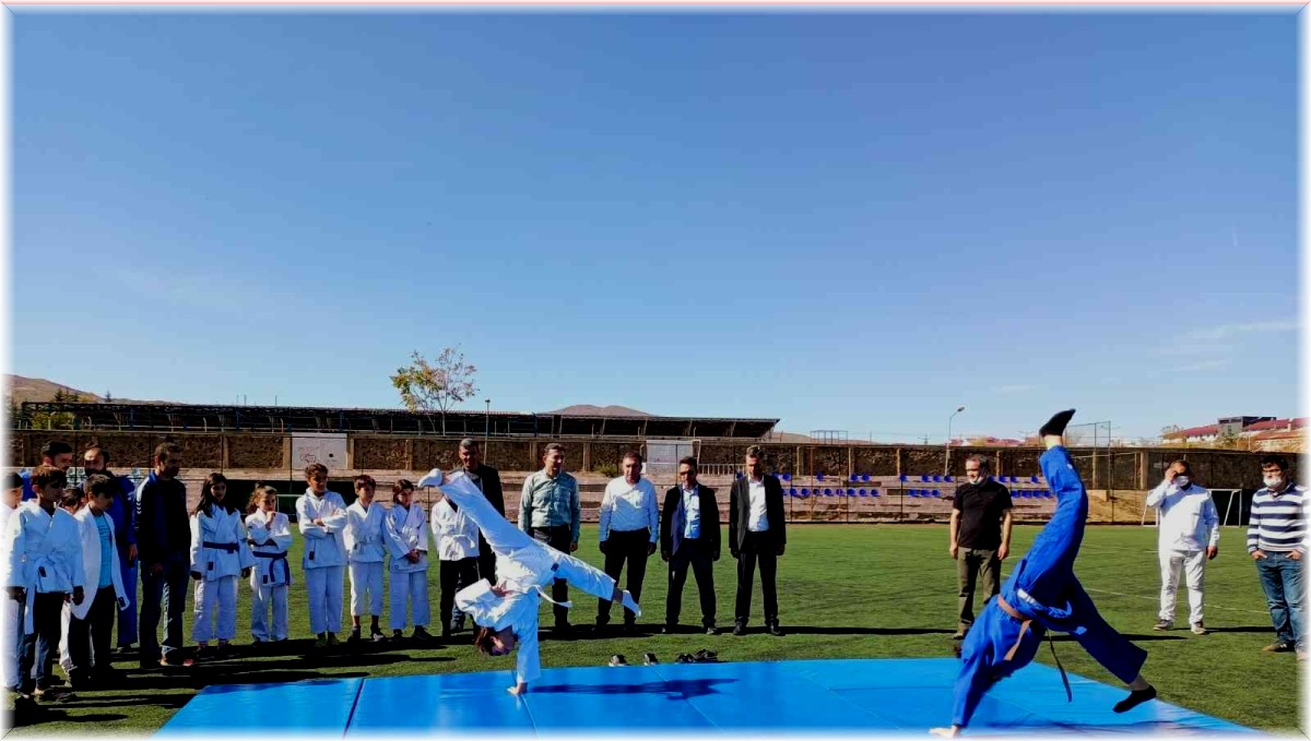 Bingöl'de sosyal desteklerden yararlanan çocuklar doyasıya eğlendi