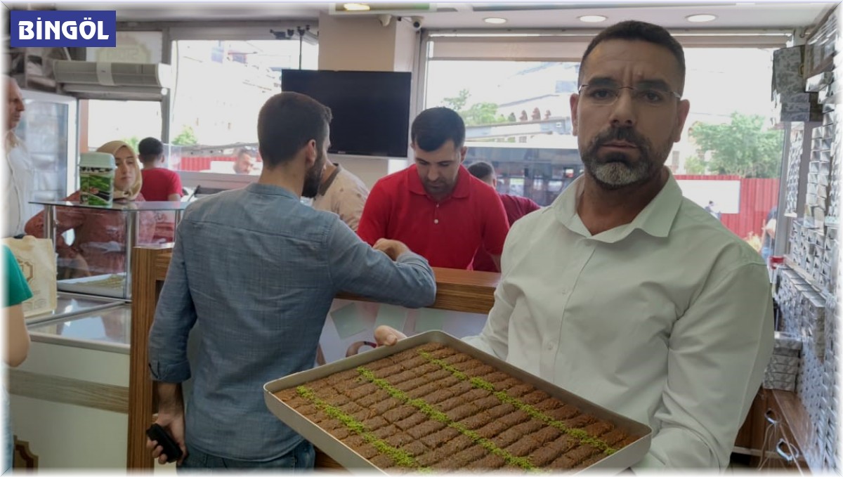 Bingöl'de tatlıcıların bayram mesaisi