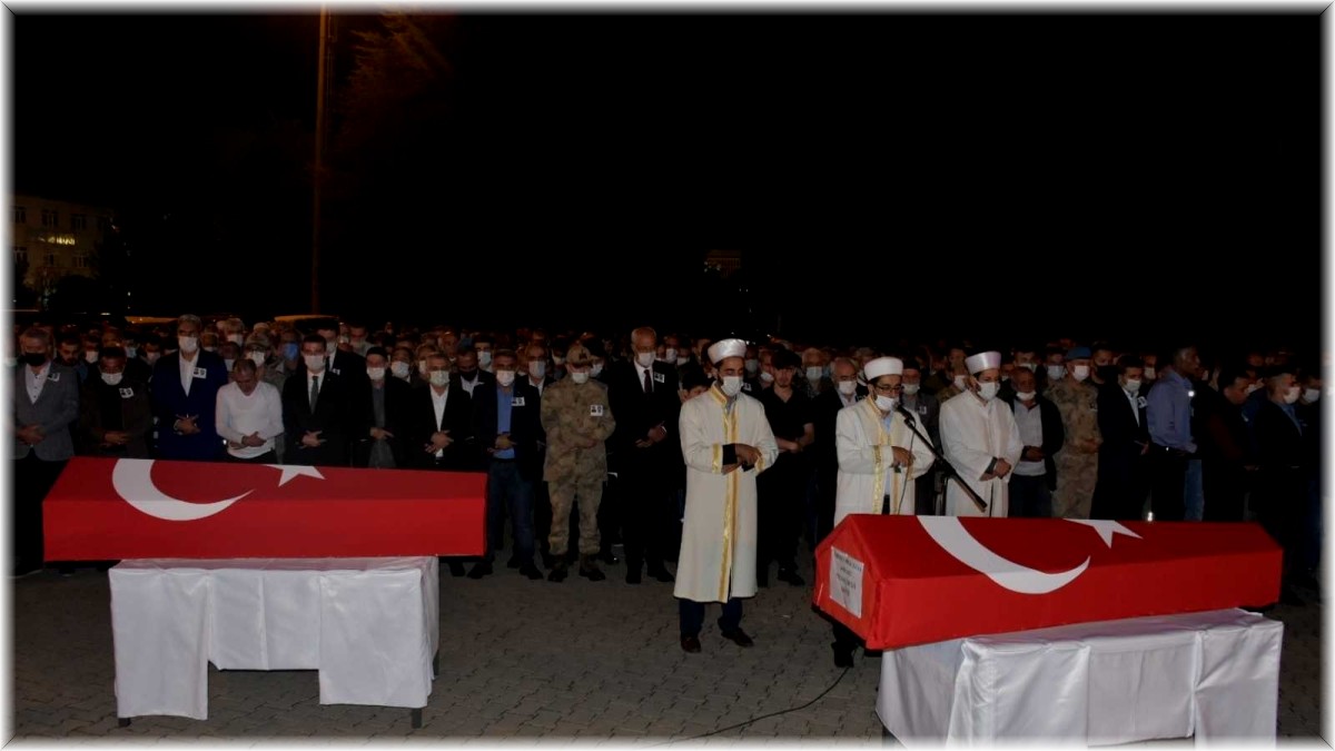 Bingöl'de terör saldırısında şehit olan işçiler son yolculuğuna uğurlandı