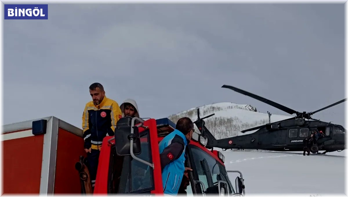 Bingöl'de tipide dağlık alanda mahsur kalan avcılar helikopterle kurtarıldı