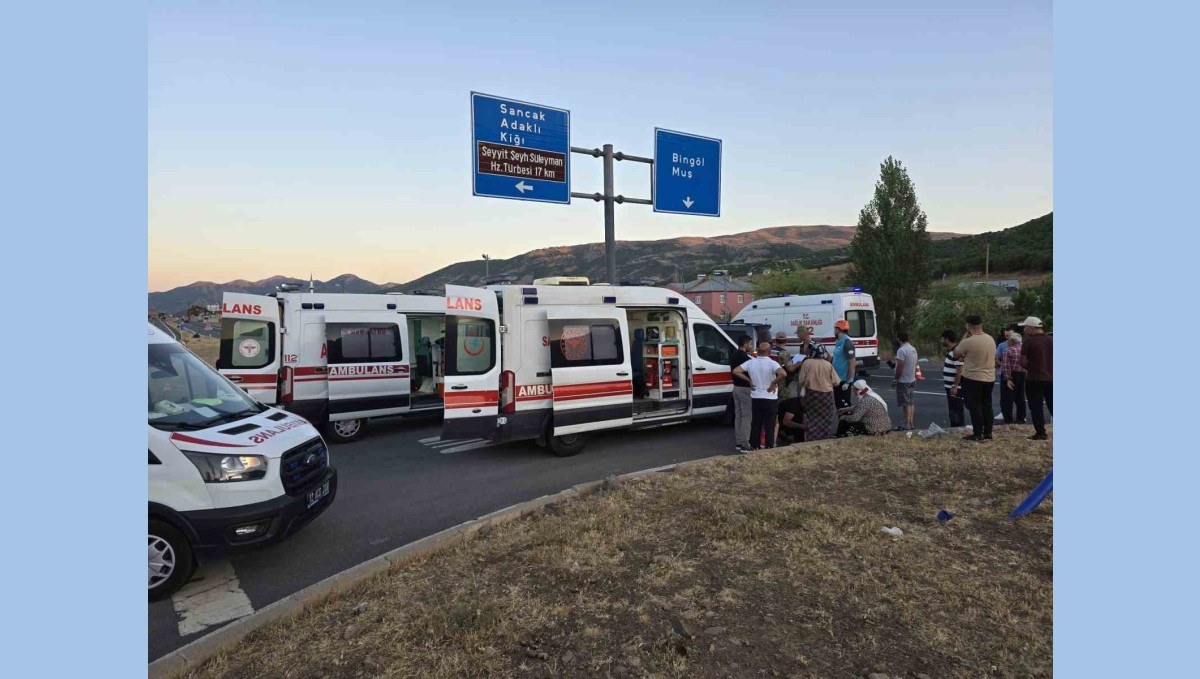 Bingöl'de trafik kazası: 11 yaralı