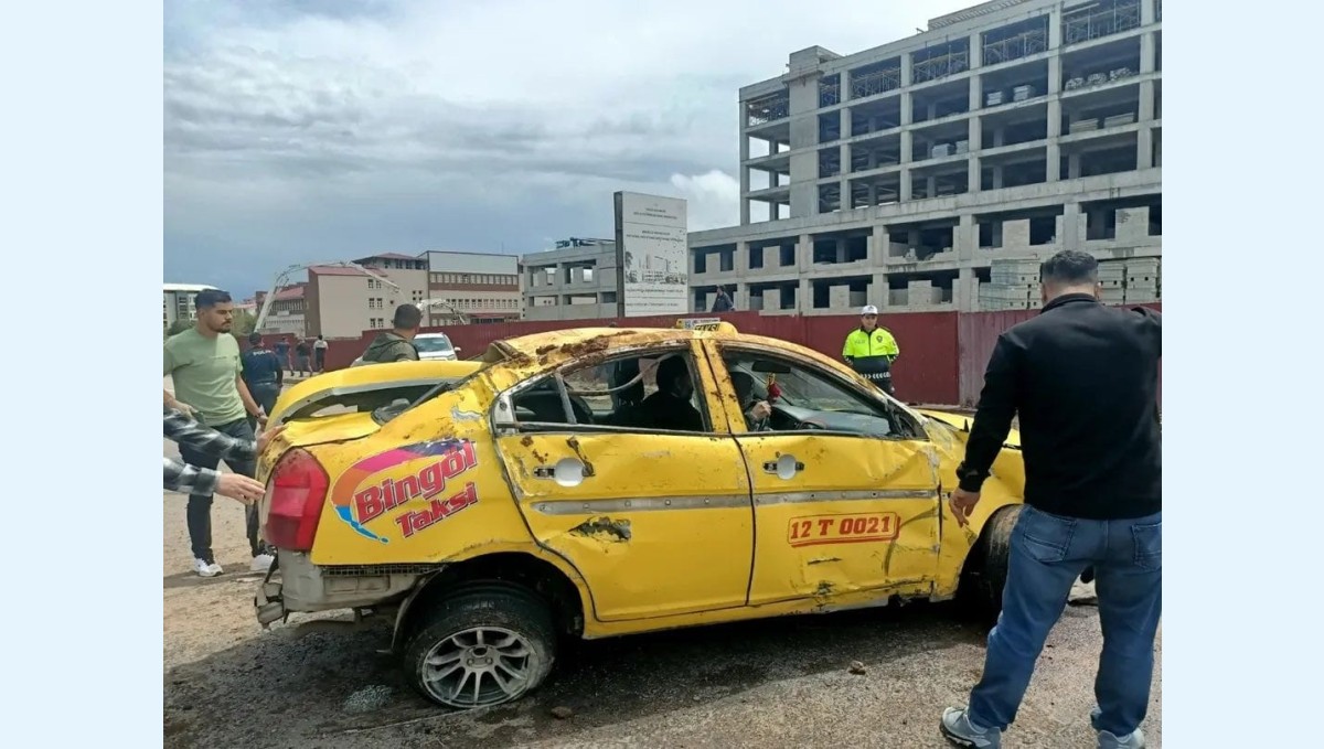 Bingöl'de trafik kazası: 3 yaralı