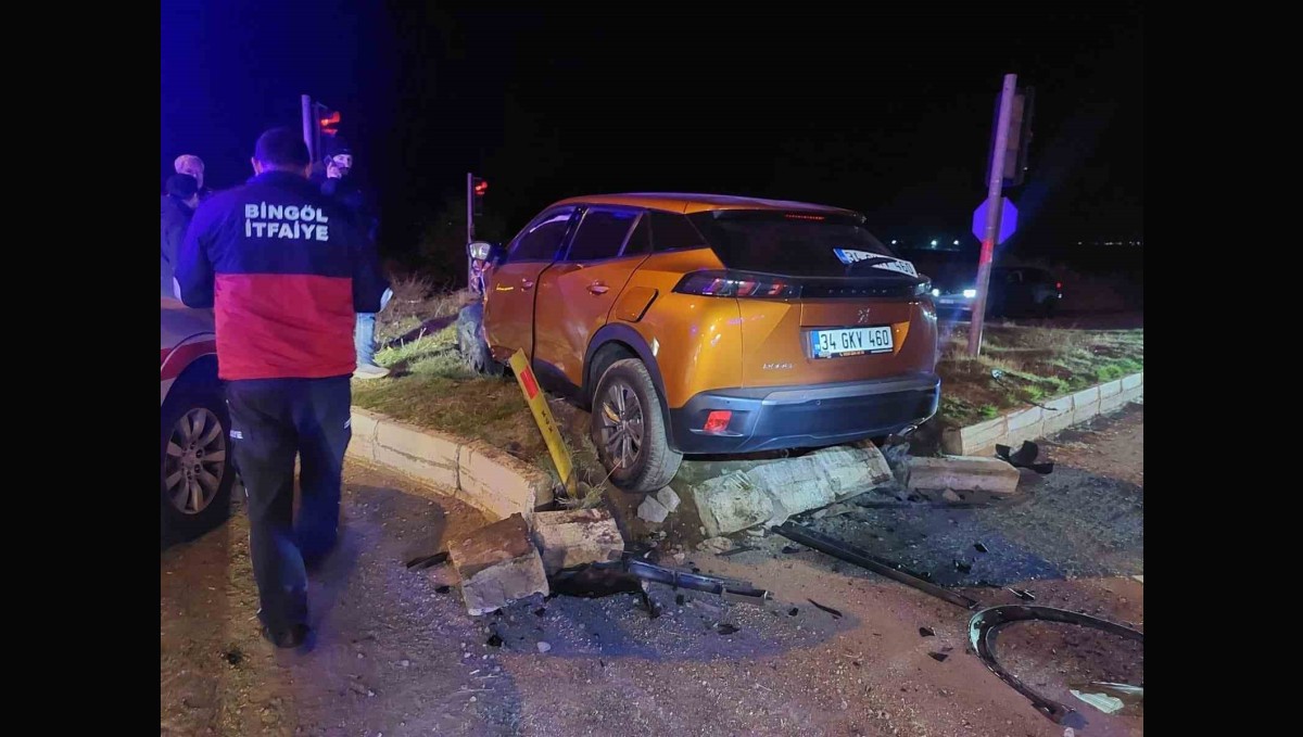 Bingöl'de trafik kazası: 4 yaralı