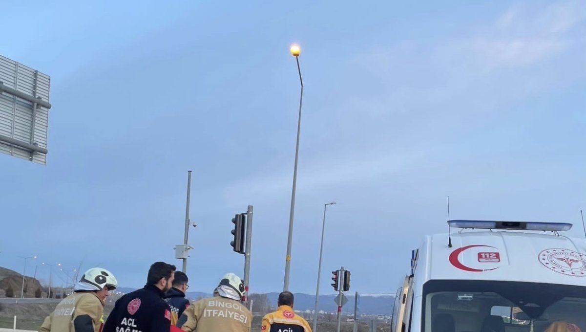 Bingöl'de trafik kazasında araç ters döndü: 1 yaralı