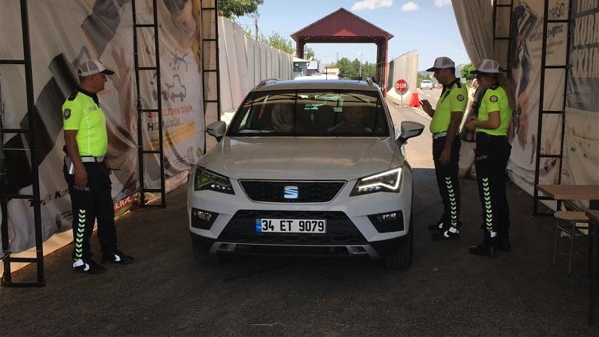 Bingöl'de trafik polislerinden bayram denetimi