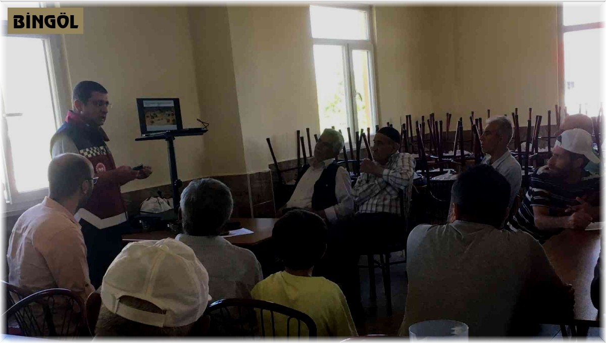 Bingöl'de üreticiler kene konusunda bilgilendirildi