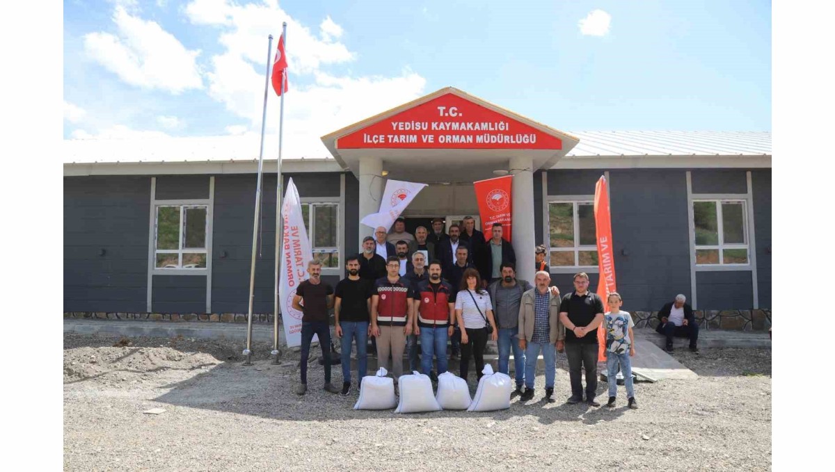 Bingöl'de üreticilere yüzde 75 hibeli 8 ton kuru fasulye tohumu dağıtıldı