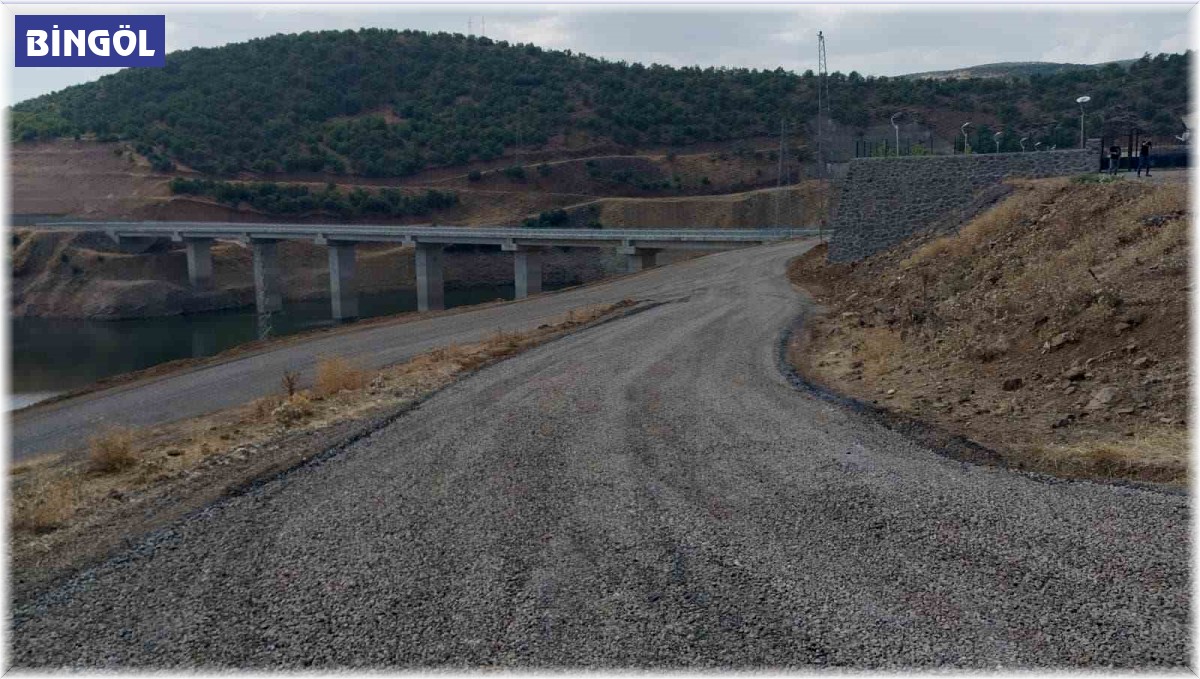 Bingöl'de yol yapım çalışmaları sürüyor