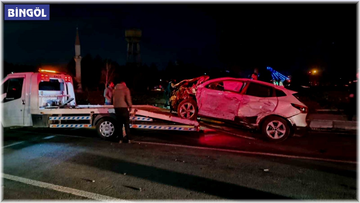 Bingöl'de zincirleme trafik kazası: 5 yaralı