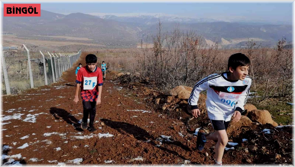 Bingöl'deki kros yarışmasında 289 sporcu ter döktü