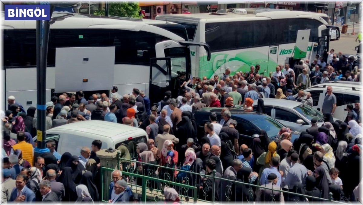 Bingöl'den kutsal topraklara gidecek ilk hac kafilesi uğurlandı
