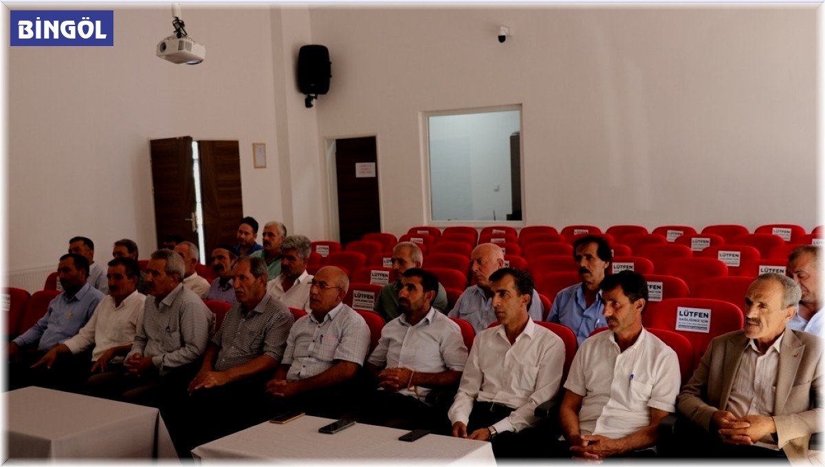 Bingöl İl Milli Eğitim Müdürü Yücel, muhtarlarla bir araya geldi