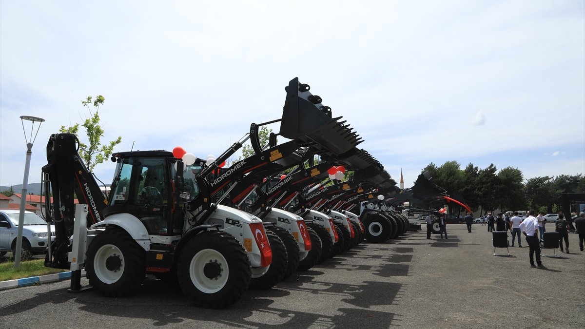 Bingöl İl Özel İdaresi 25 aracı hizmete aldı