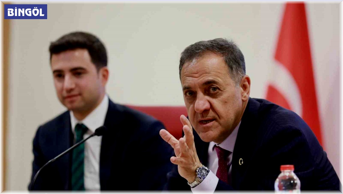 Bingöl Valisi Ahmet Hamdi Usta, Genç'te muhtarlarla bir araya geldi