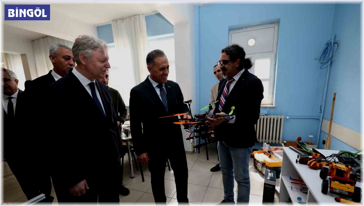 Bingöl Valisi Usta, STEM merkezini ziyaret etti