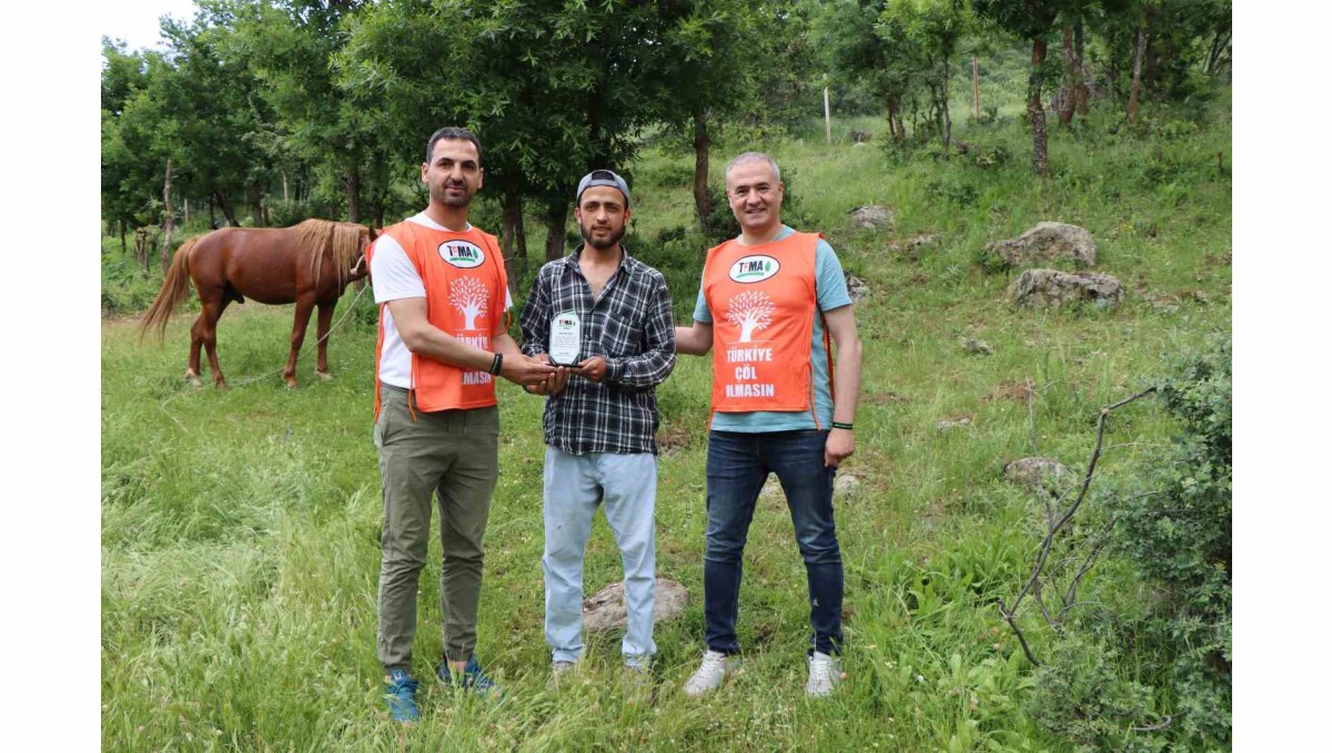 Bingöllü çobandan yürek ısıtan davranış