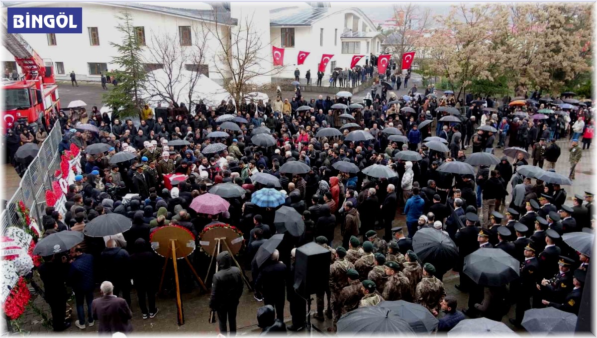 Bingöllü şehit son yolculuğuna uğurlandı