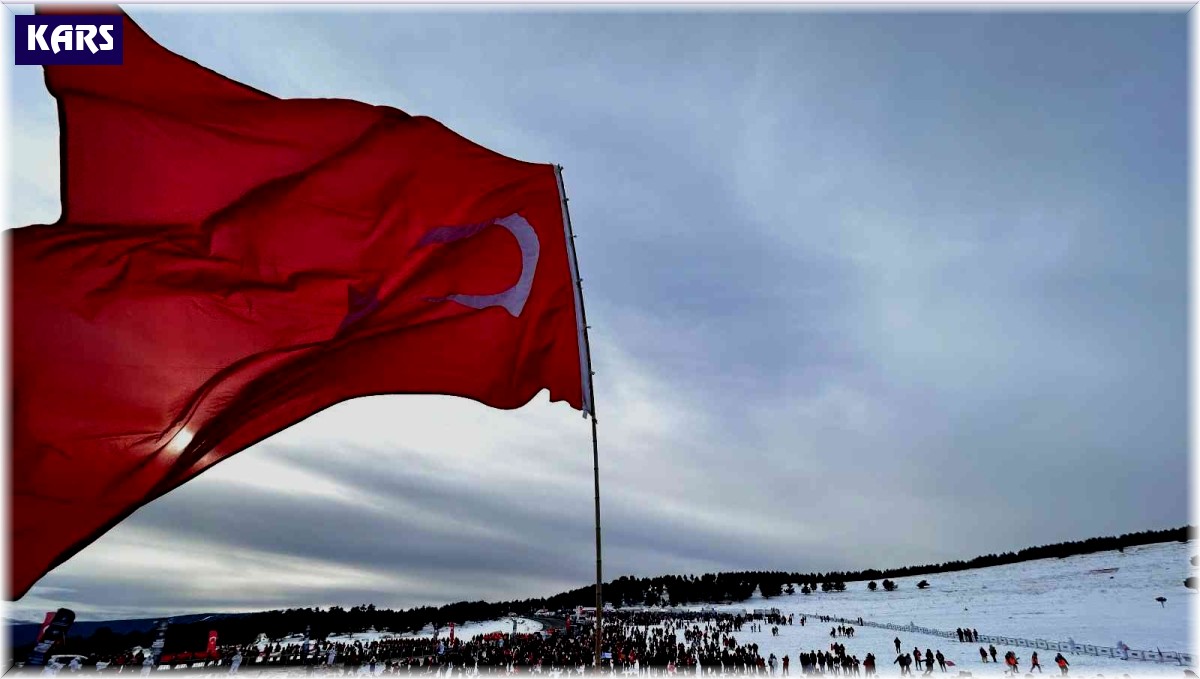 Binlerce kişi eksi 12 derecede Sarıkamış şehitleri için yürüdü