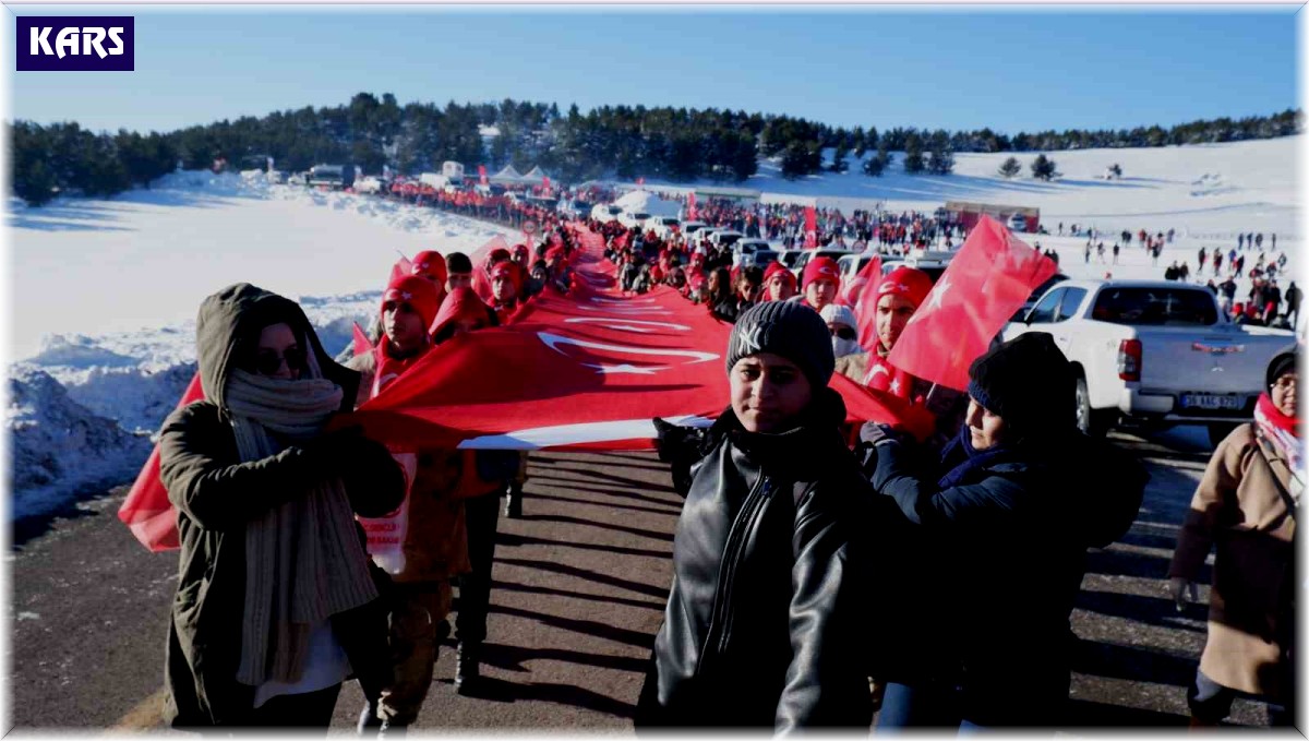 Binlerce kişi şehitler için Sarıkamış'ta yürüdü