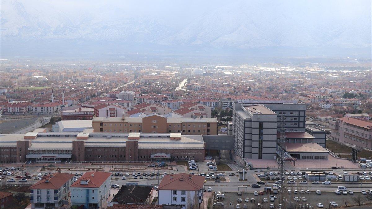 Binlerce kişinin yaşamını yitirdiği Erzincan depremi 81 yıldır unutulmuyor