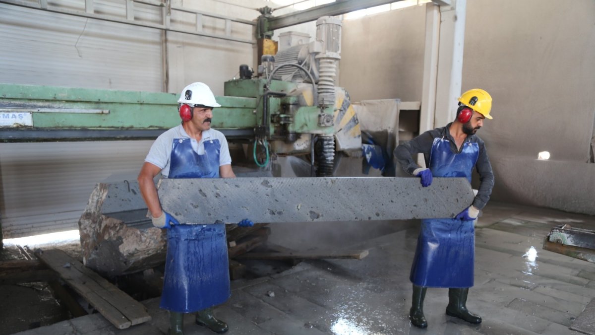 Bir asır dayanıklı andezit taşı