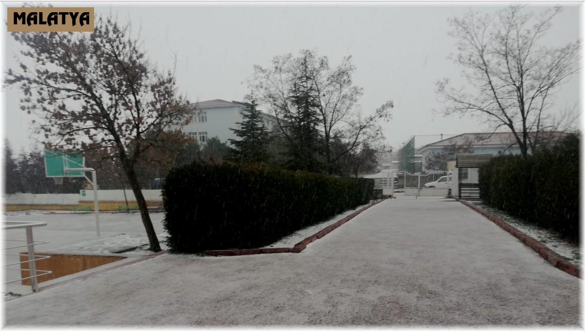 Bir günde hem yağmur hem kar hem de dolu yağdı