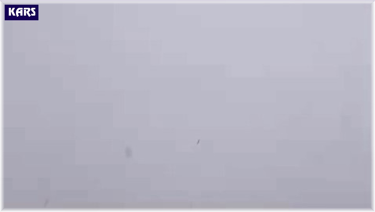 Bir metre ötelerine düşen yıldırım büyük korku yaşattı