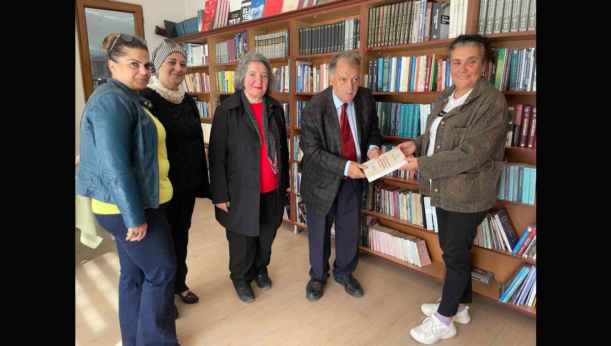Bir ömrün bilgisi raflarda: Kürkçüoğlu'ndan 800 kitaplık bağış