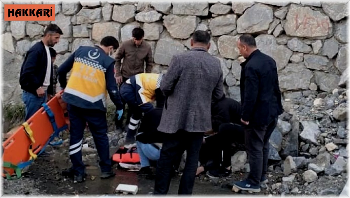 Bisikletiyle duvardan düşen çocuk yaralandı