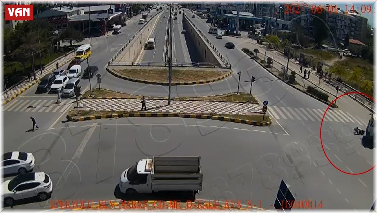 Bisikletli öğretmenin hayatını kaybettiği feci kaza kamerada