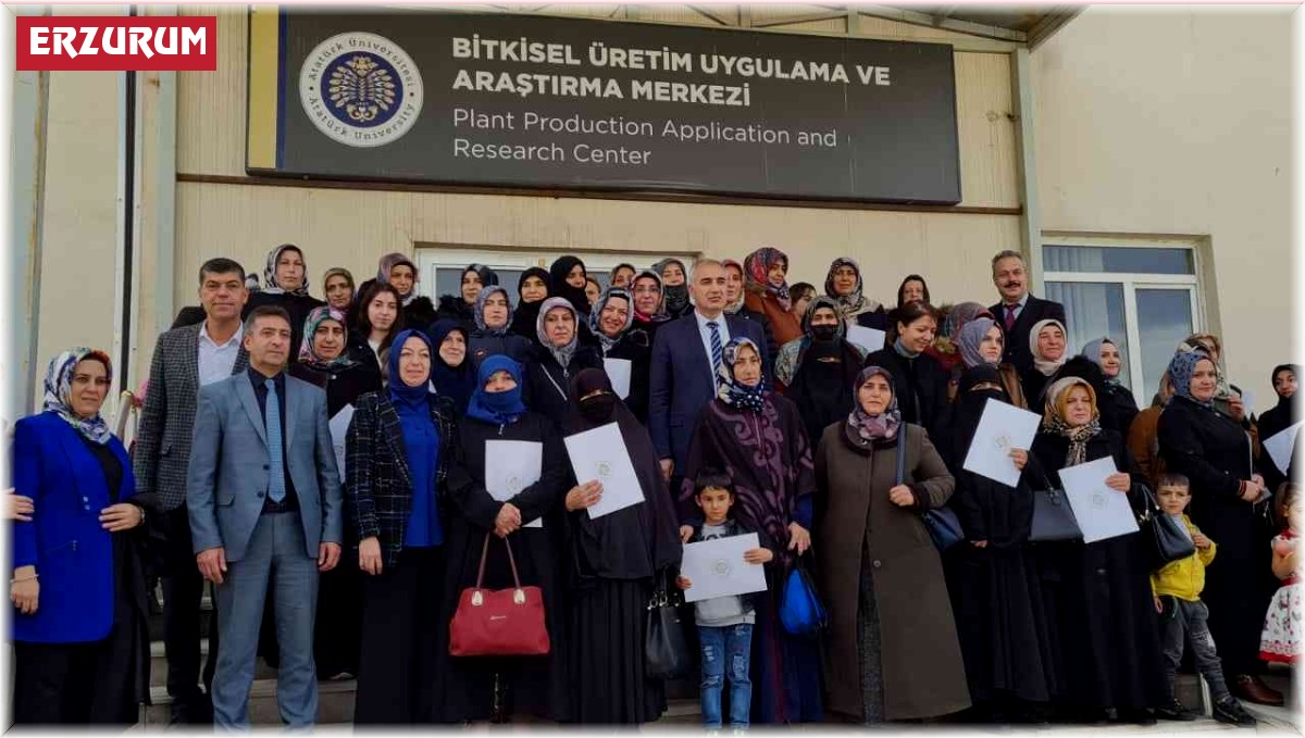 Bitkisel üretim uygulama ve araştırma merkezinde çiftçilere eğitim verildi