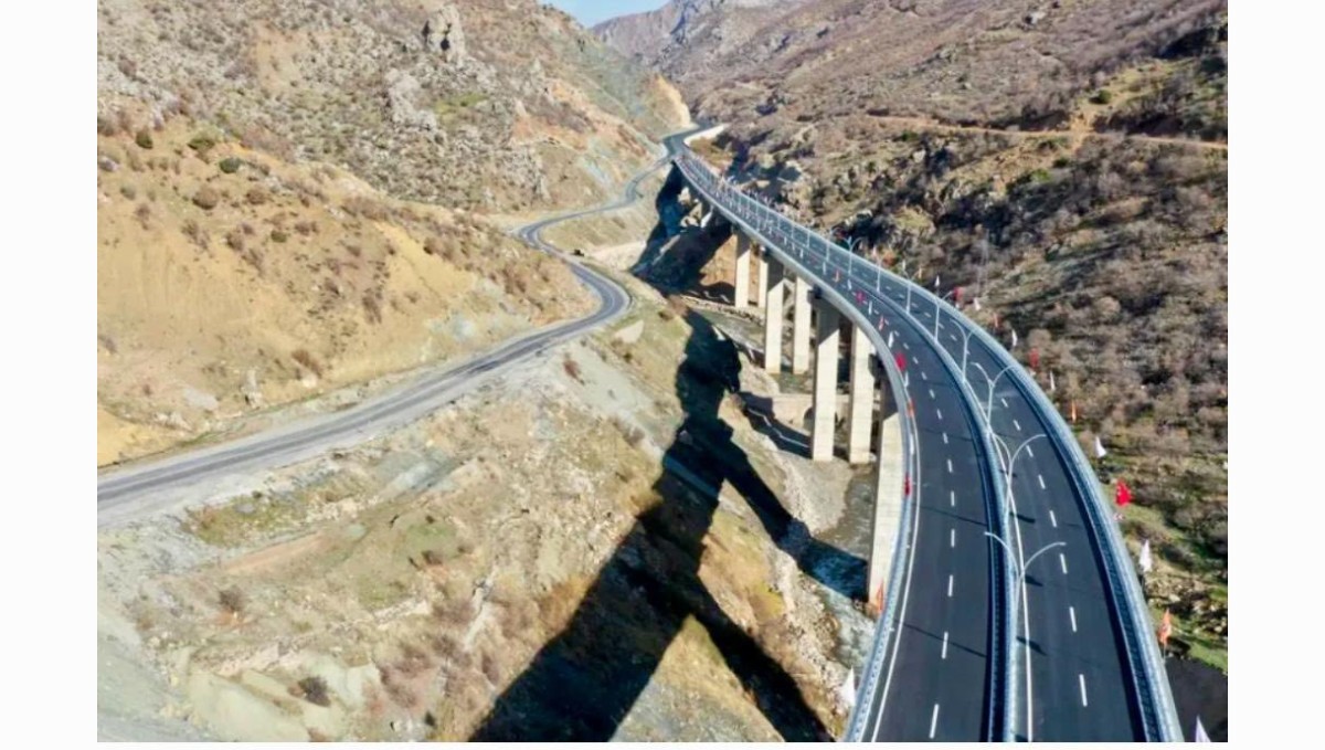 Bitlis-Baykan arası yol çalışmaları tamamlandı