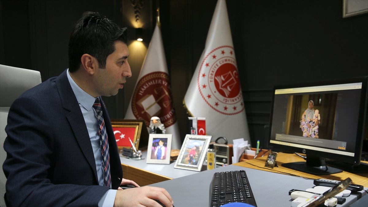 Bitlis Cumhuriyet Başsavcısı Genç, AA'nın Yılın Kareleri oylamasına katıldı