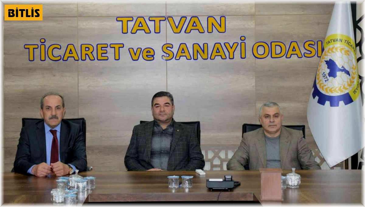 Bitlis Defterdarı Özçelik'ten 'Vergi Haftası' ziyareti