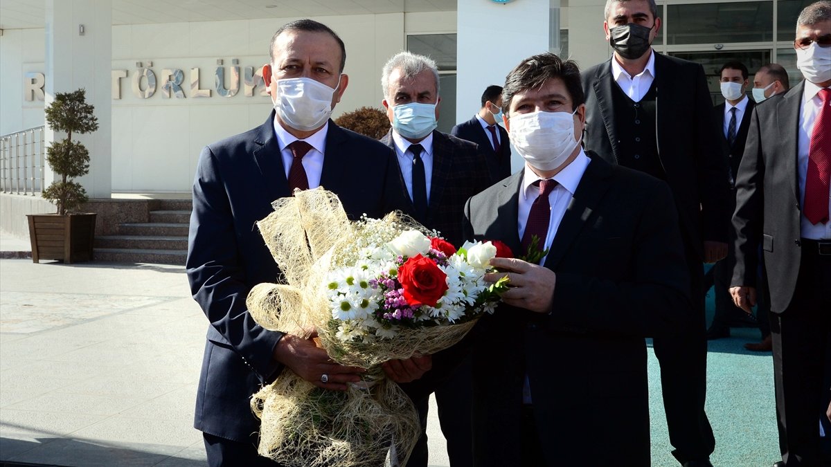 Bitlis Eren Üniversitesi Rektörü Prof. Dr. Necmettin Elmastaş göreve başladı