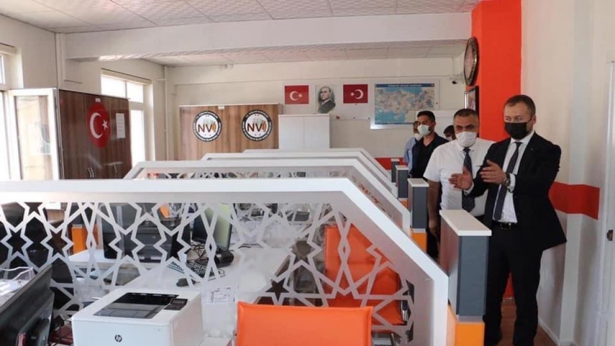 Bitlis hizan Kaymakamı Muhammed İkbal Yelek Hizan İlçe Nüfus Müdürlüğünü ziyaret etti.