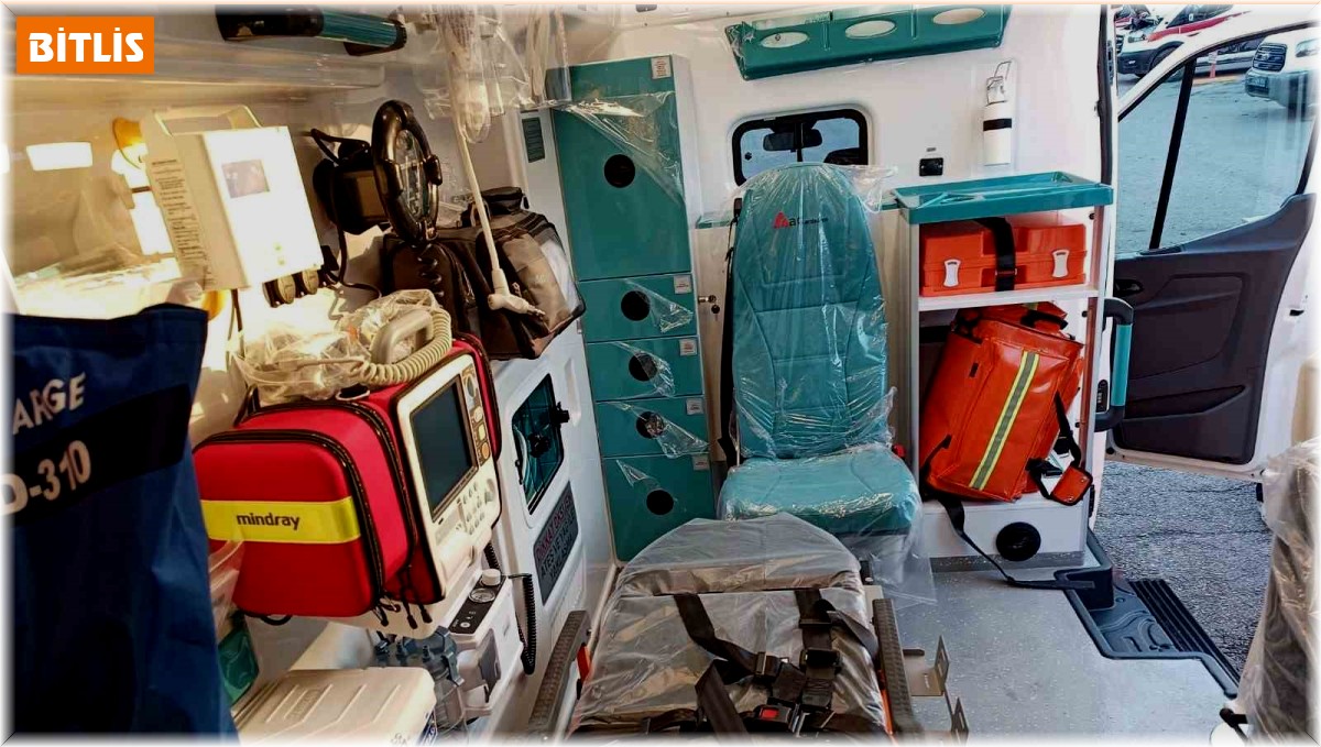 Bitlis İl Sağlık Müdürlüğü bünyesine 2 ambulans daha tahsis edildi