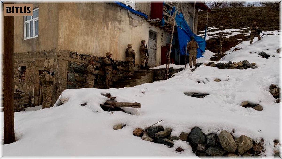 Bitlis merkezli terör operasyonunda 8 kişi gözaltına alındı