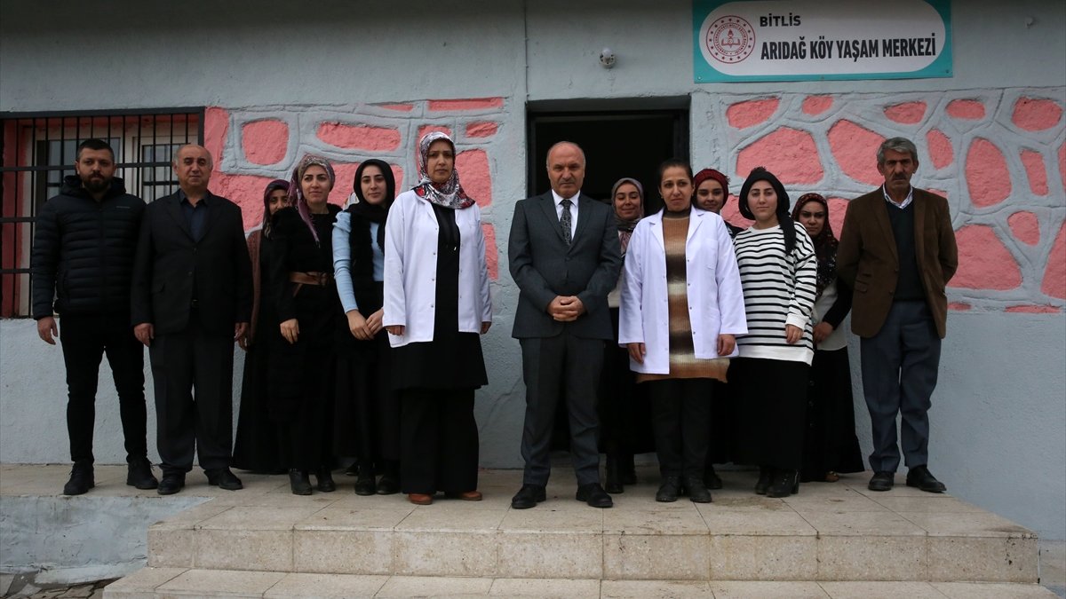 Bitlis Milli Eğitim Müdürü Korkmaz, Köy Yaşam Merkezi'ni ziyaret etti