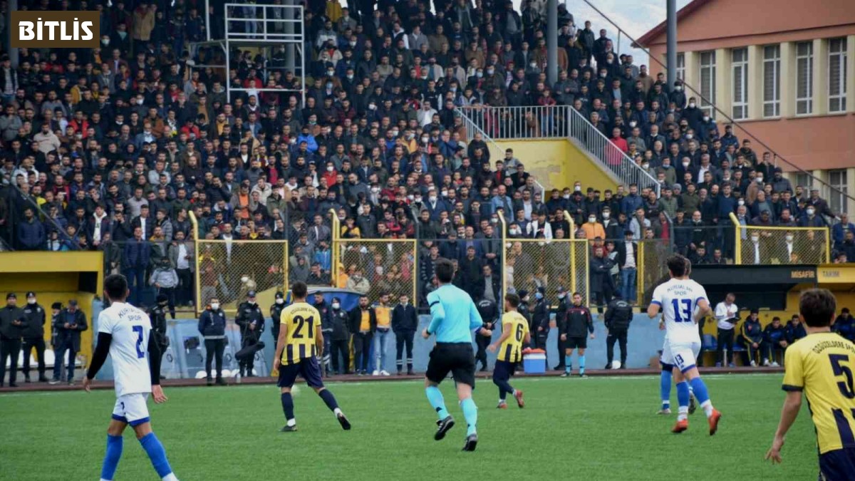 Bitlis Özgüzeldere Spor dörtte dört yaptı