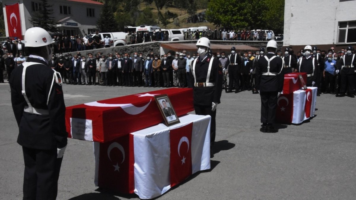 Bitlis şehitleri için uğurlama töreni düzenlendi