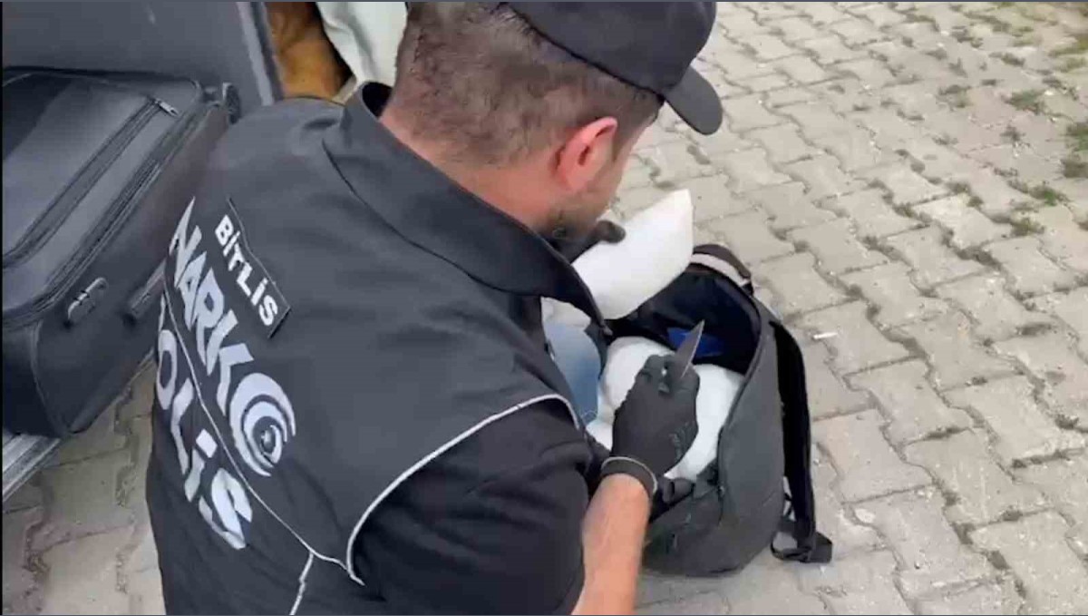 Bitlis'te 13 kilo metanfetamin ele geçirildi