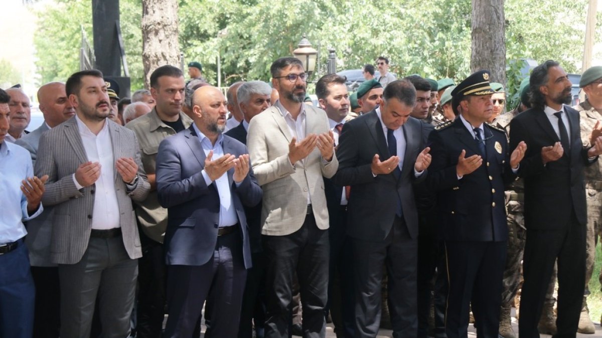 Bitlis'te 15 Temmuz şehitleri için anma töreni düzenlendi