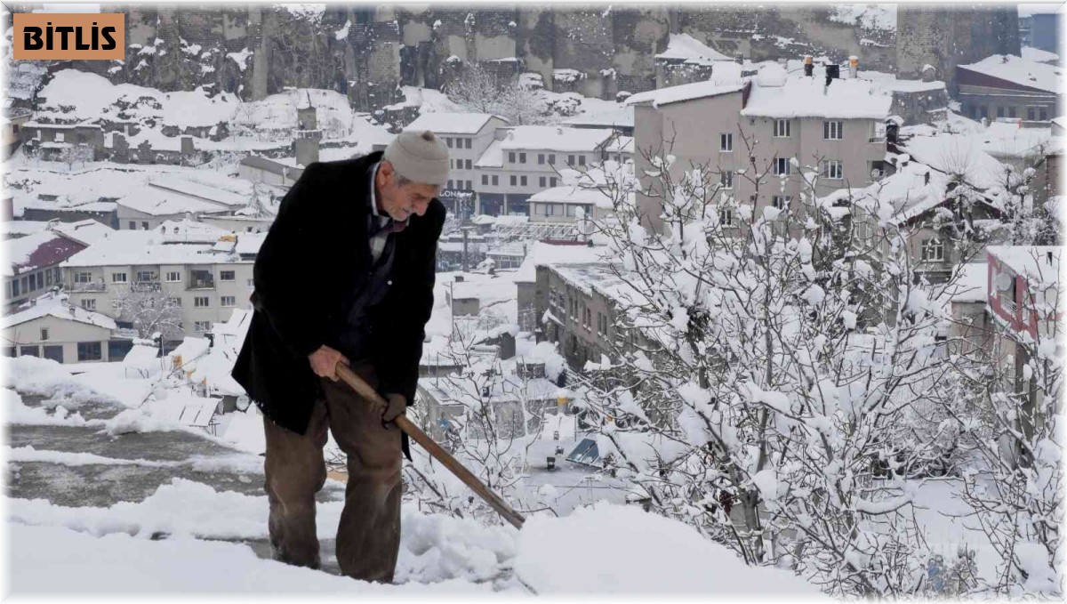 Bitlis'te 195 köy yolu ulaşıma açıldı