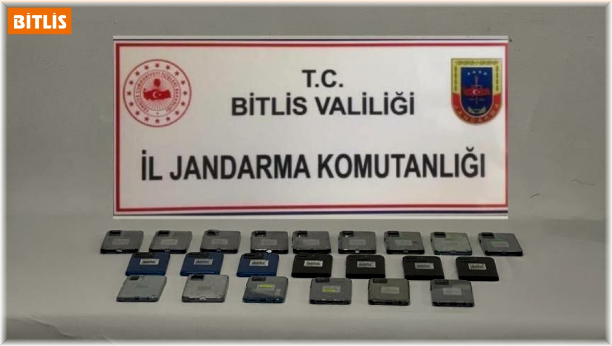 Bitlis'te 22 adet kaçak cep telefonu ele geçirildi