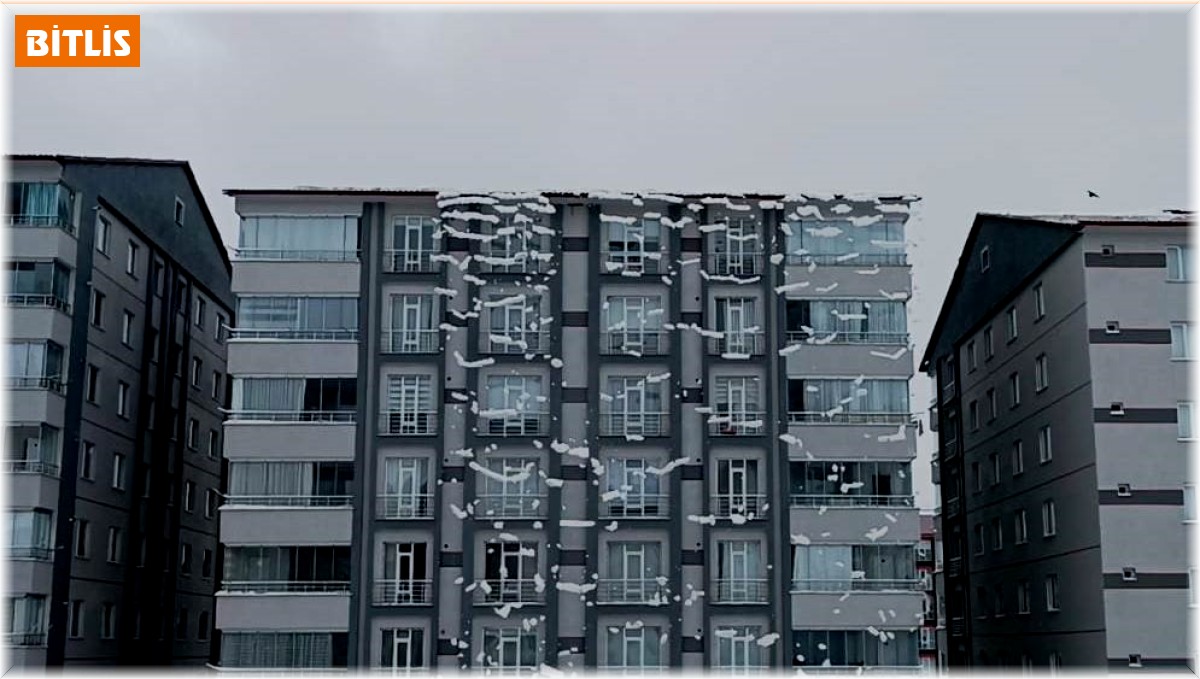 Bitlis'te 266 köy yolu kardan ulaşıma kapandı