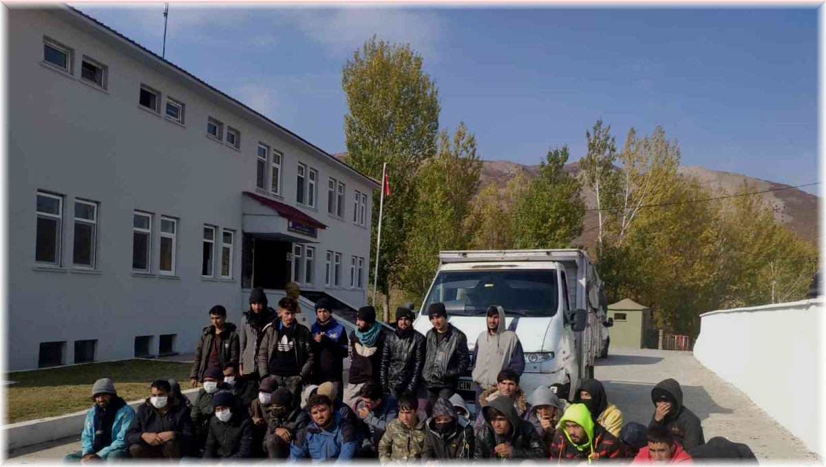 Bitlis'te 38 göçmen yakalandı